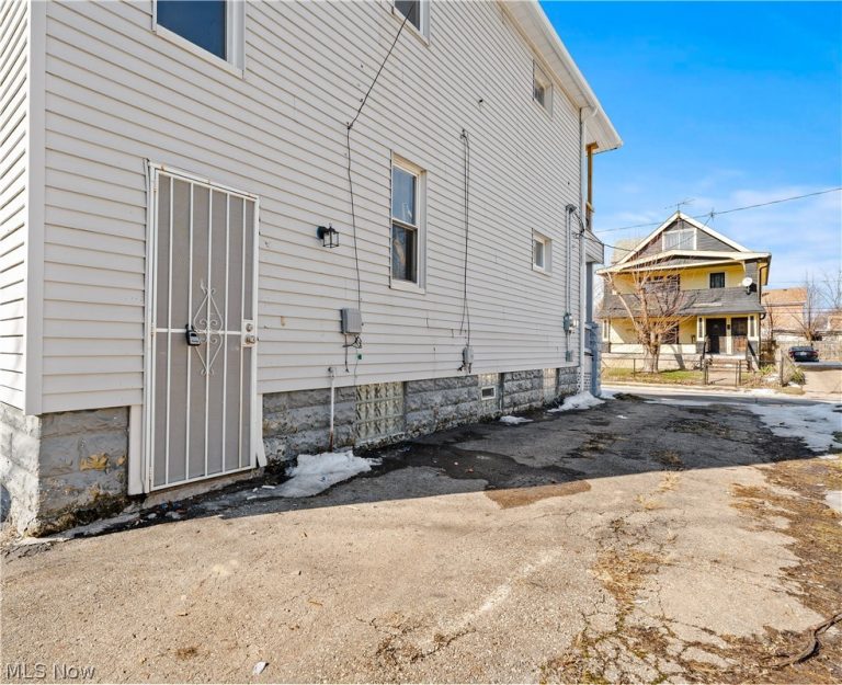 13612 Durkee Avenue, Cleveland, OH - Photo 4