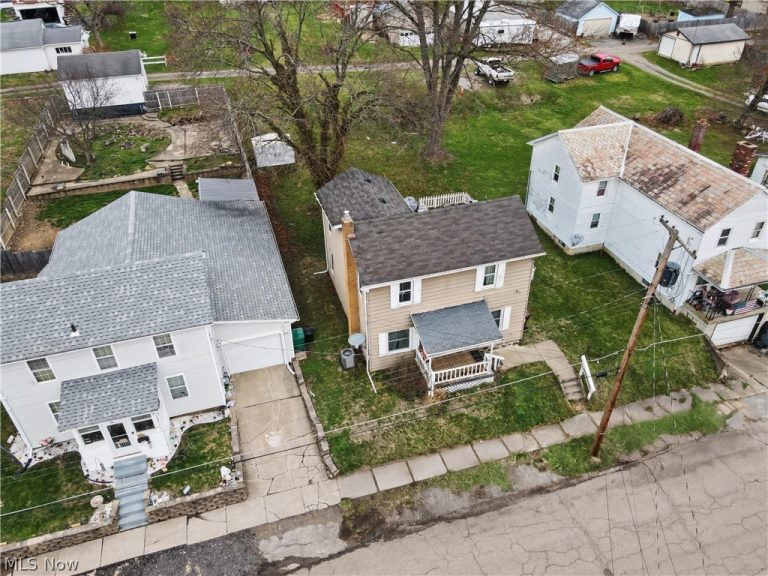 145 Sherman Street, Lisbon, OH - Photo 2