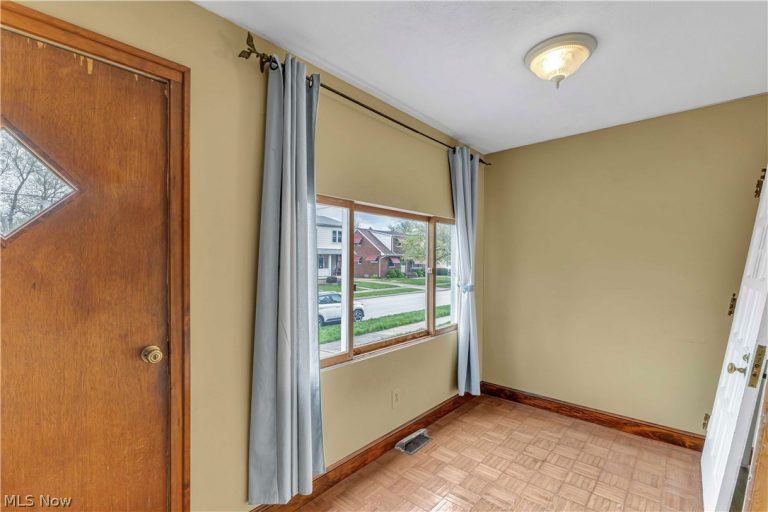 20710 Fuller Avenue, Euclid, OH - Photo 8