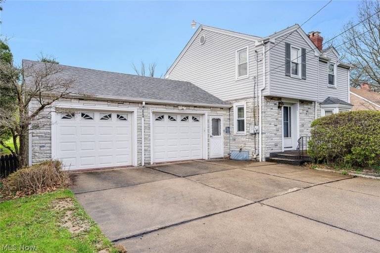 2504 Cardinal Drive, Youngstown, OH - Photo 3