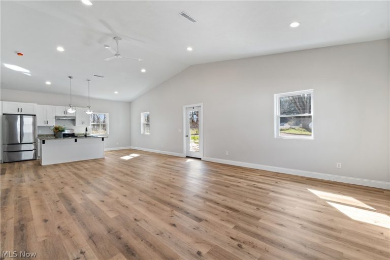 515 Pine Street, Beach City, OH - Photo 4