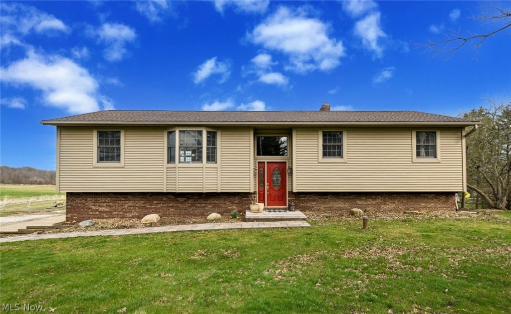 9535 Daniels Road, Seville, OH