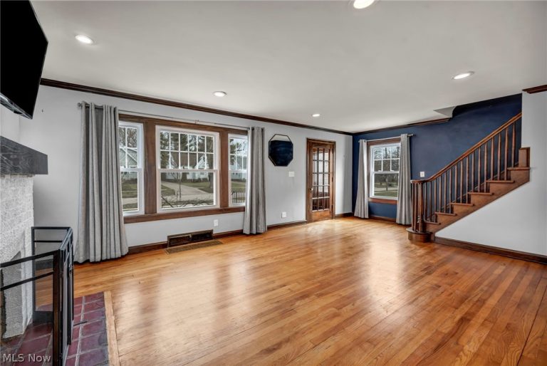 1412 Belrose Road, Mayfield Heights, OH - Photo 4