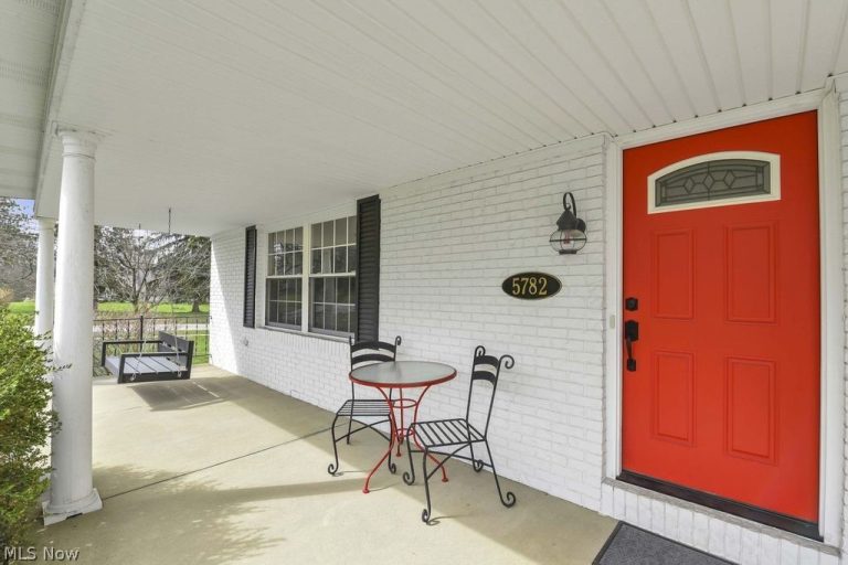 5782 Holland Drive, Hudson, OH - Photo 4