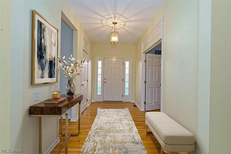 9119 Chatham Circle, North Ridgeville, OH - Photo 4