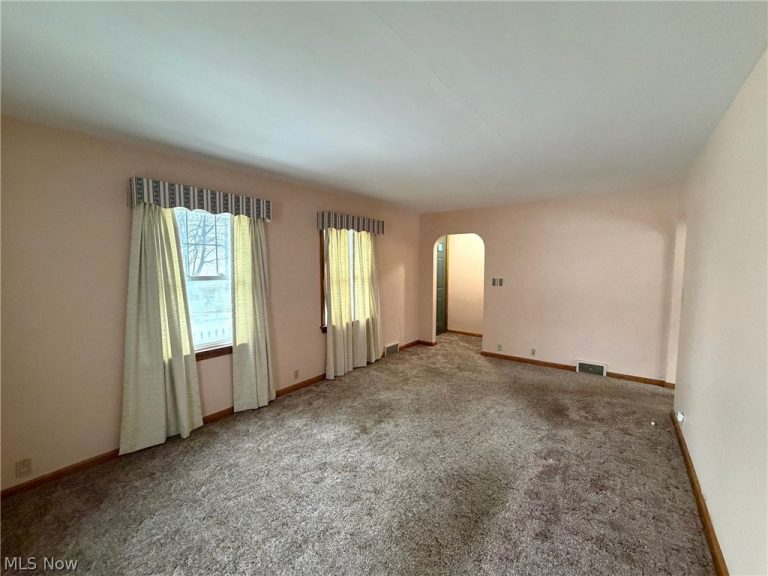 2229 Schneider Street, North Canton, OH - Photo 3