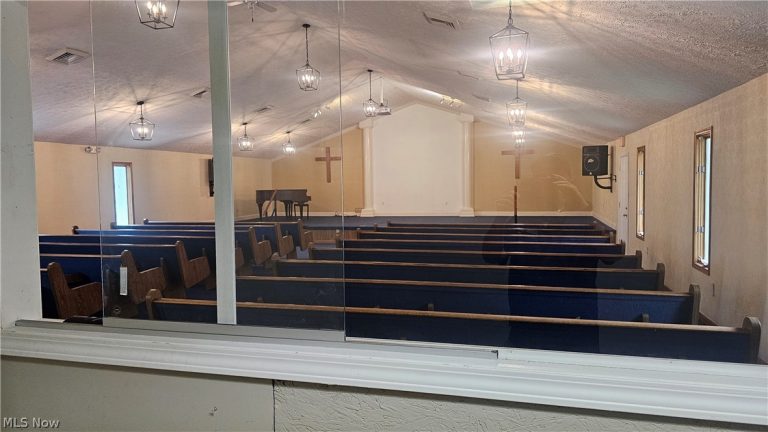 48443 Russia Road, Amherst, OH - Photo 8