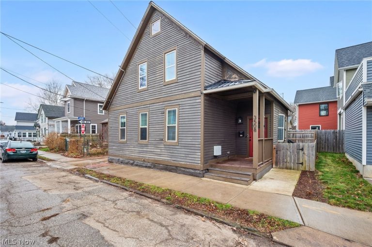 3508 Siam Avenue, Cleveland, OH - Photo 2