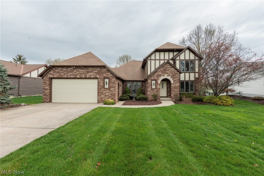 984 Meadowlark Lane, Medina, OH