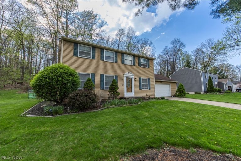 8732 Melody Lane, Macedonia, OH - Photo 2