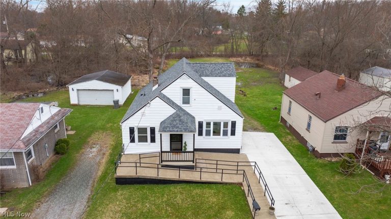 2526 Stocker Avenue, Youngstown, OH, 44505