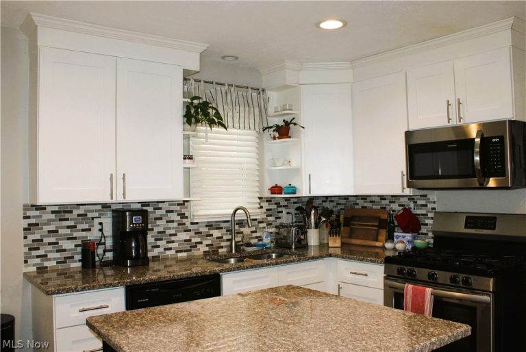 1936 Revere Road, Cleveland Heights, OH - Photo 8