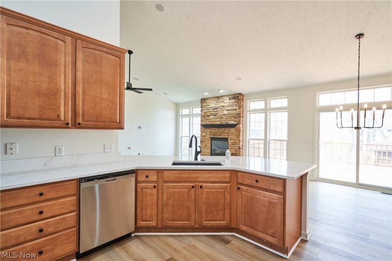 526 Paolo Circle, Canton, OH - Photo 8