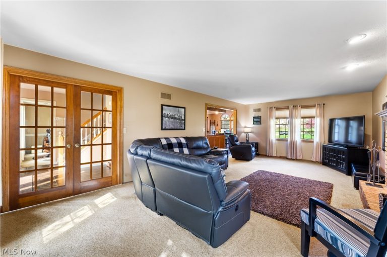 98 Jade Circle, Canfield, OH - Photo 3