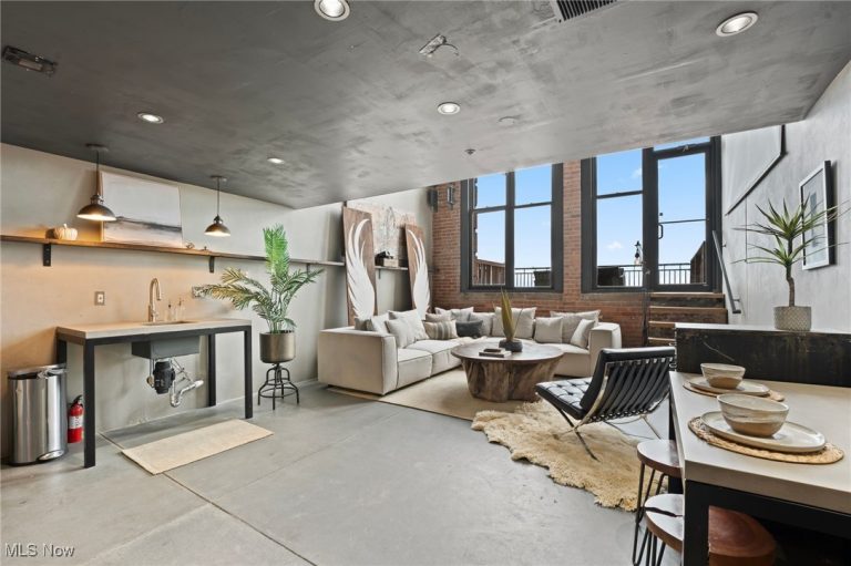 1133 9th Street #315, Cleveland, OH - Photo 2