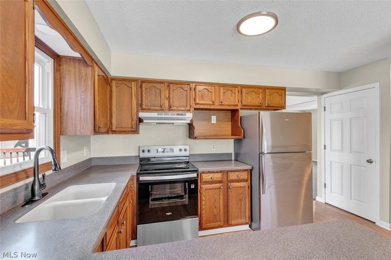 772 Camden Lane, Brunswick, OH - Photo 8