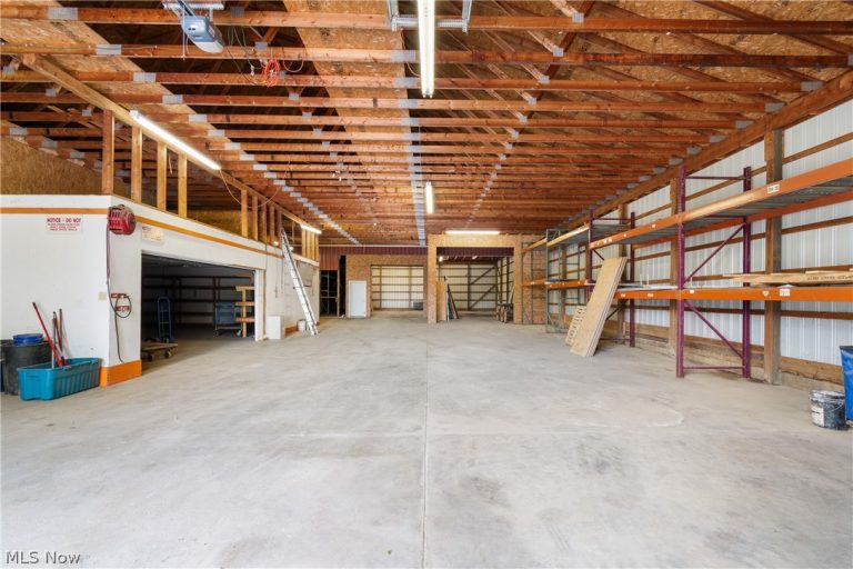 22840 Buck Road, Alliance, OH - Photo 2