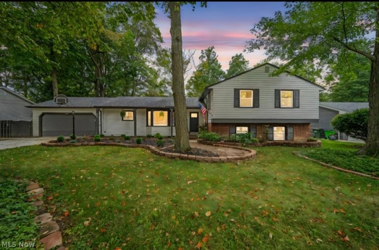 1066 Eastlawn Drive, Highland Heights, OH - Photo 2