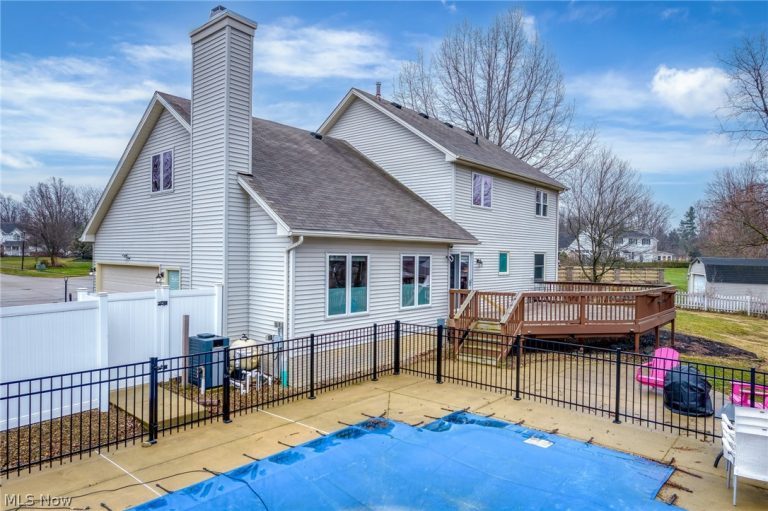 107 Keswick Court, Amherst, OH - Photo 2