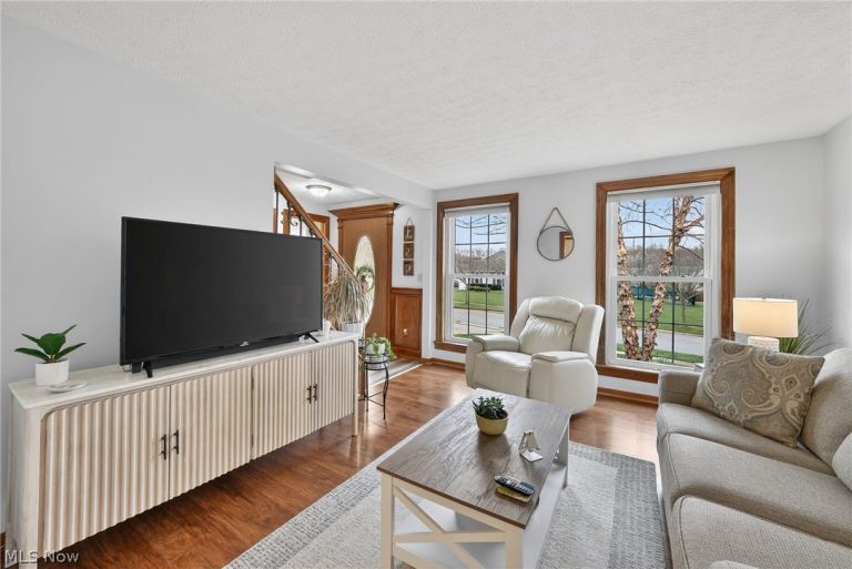 551 Picadilly Circle, Akron, OH - Photo 4