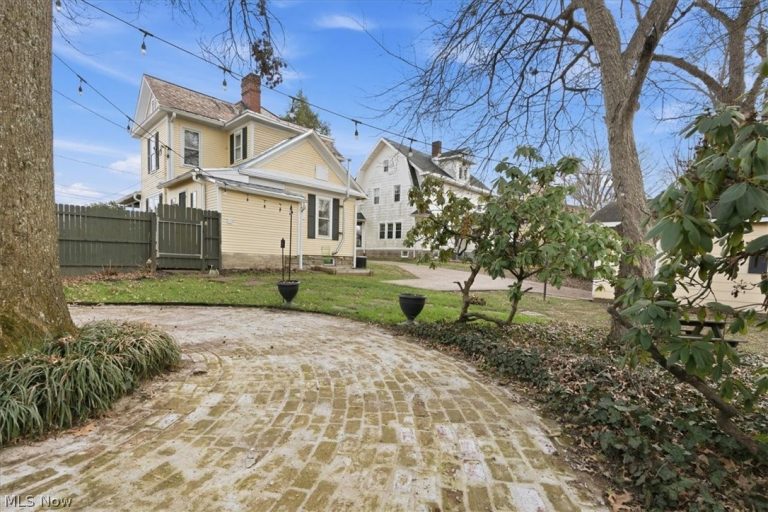 4405 Grand Central Avenue, Vienna, WV - Photo 2