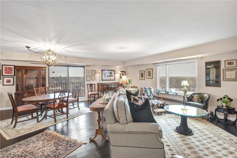 12500 Edgewater Drive #1202, Lakewood, OH - Photo 2