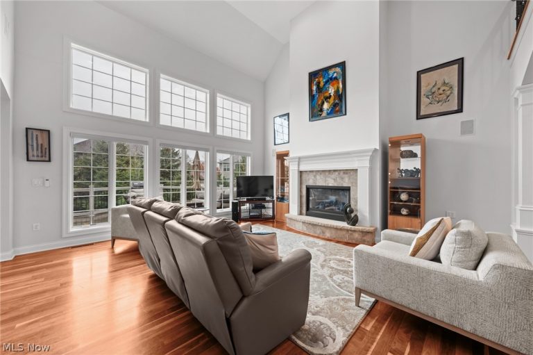 343 Glasgow Drive, Highland Heights, OH - Photo 4