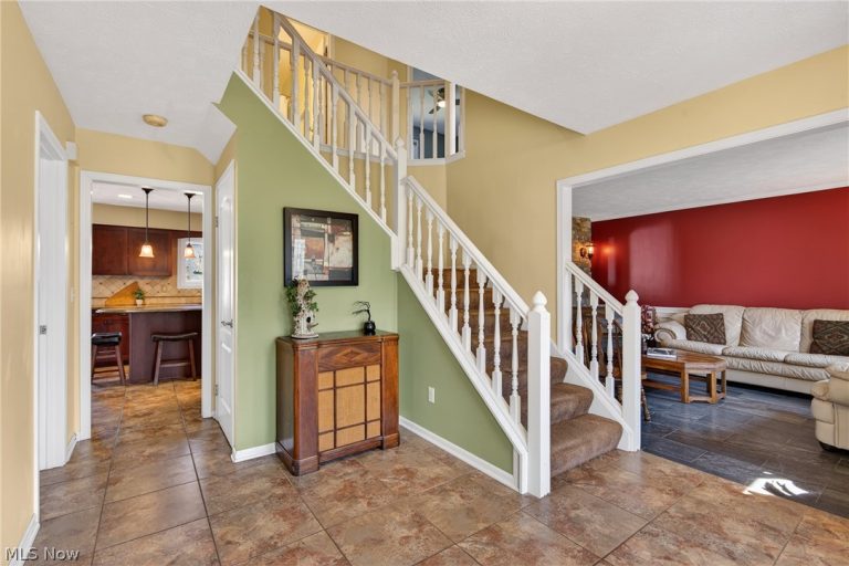 14357 Crystal Creek Drive, Strongsville, OH - Photo 5