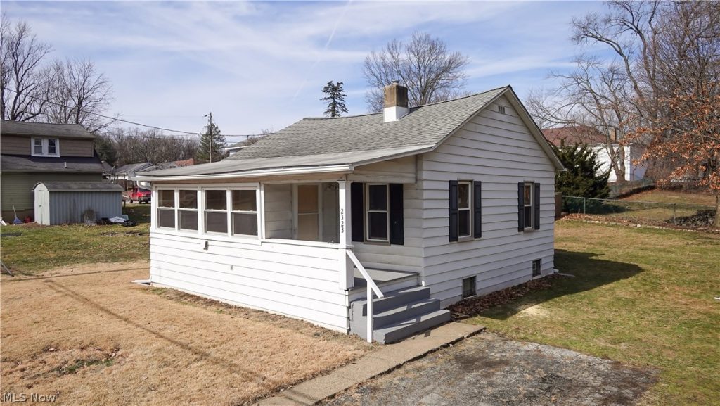 2323 Mingo Trail, Akron, OH