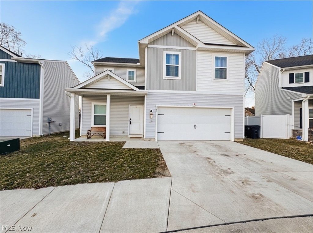 524 Auld Farm Circle, Akron, OH