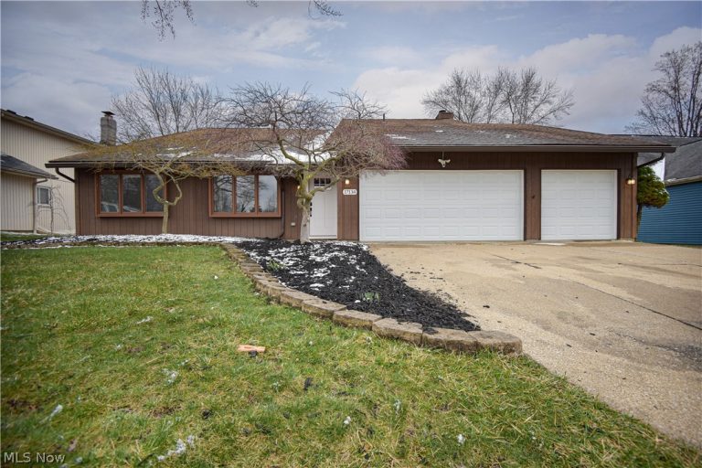 17134 Rabbit Run Drive, Strongsville, OH, 44136