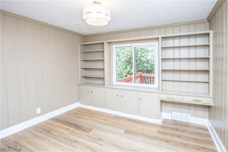 560 Mineola Avenue, Akron, OH - Photo 5