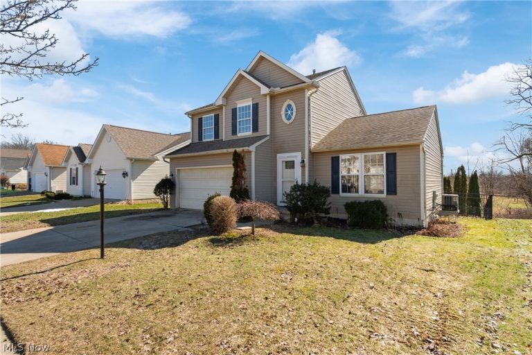 1138 Ledgestone Drive, Wadsworth, OH - Photo 2
