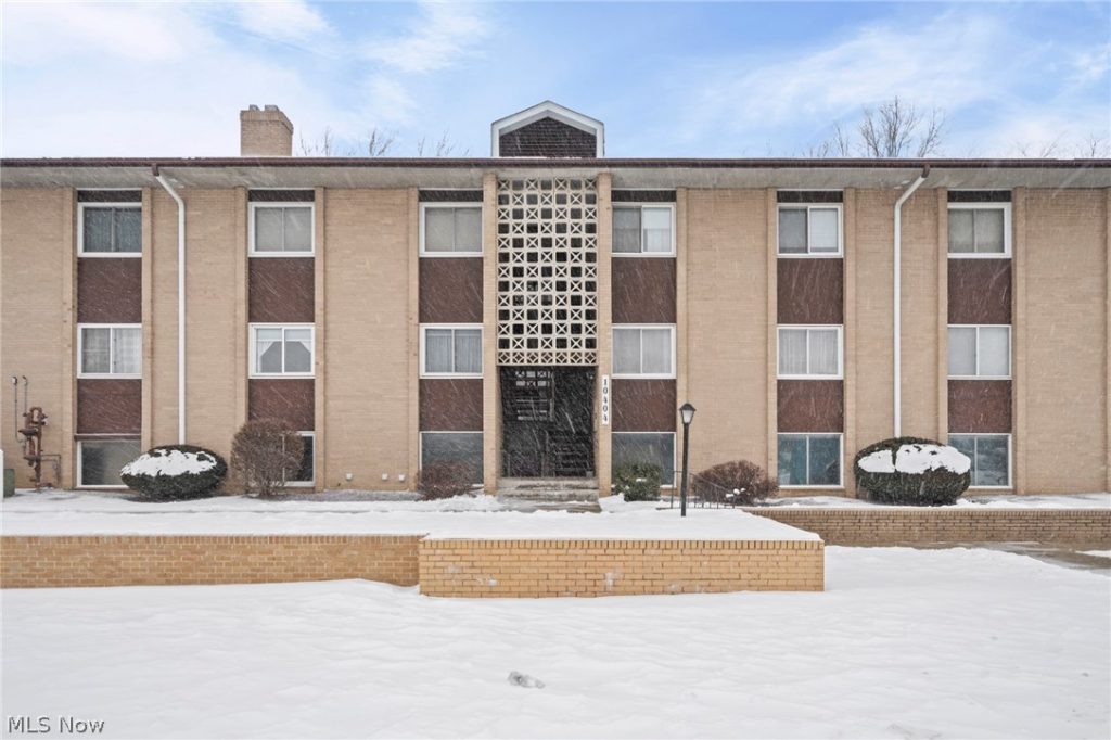 10438 Church Drive #209, Parma Heights, OH
