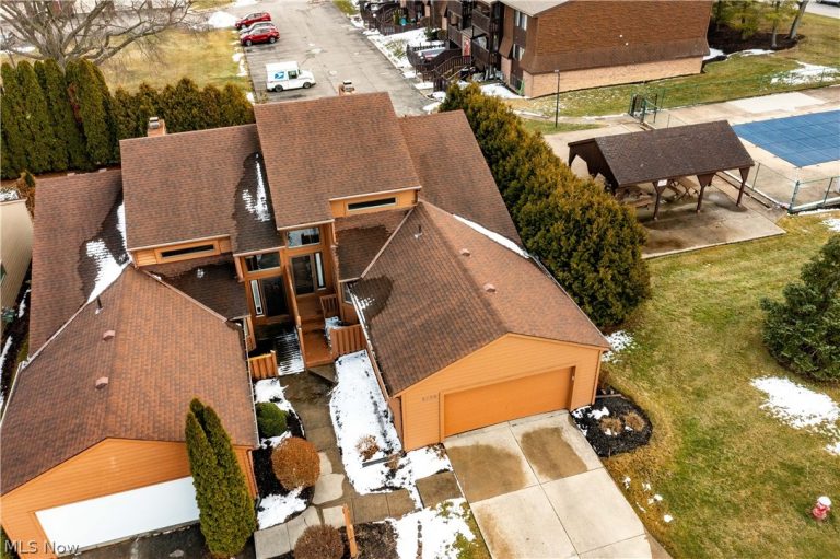 4559 Oakhill Boulevard, Amherst, OH - Photo 3