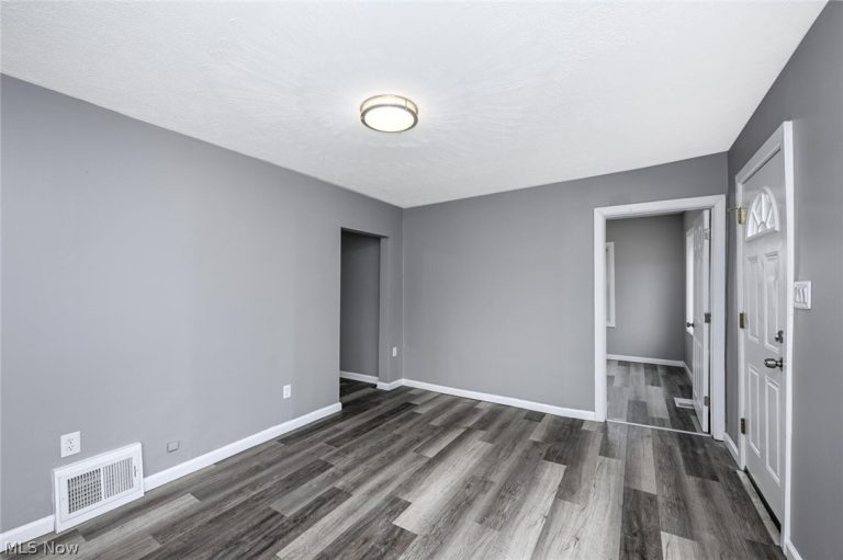 2255 Lake Road, Akron, OH - Photo 8