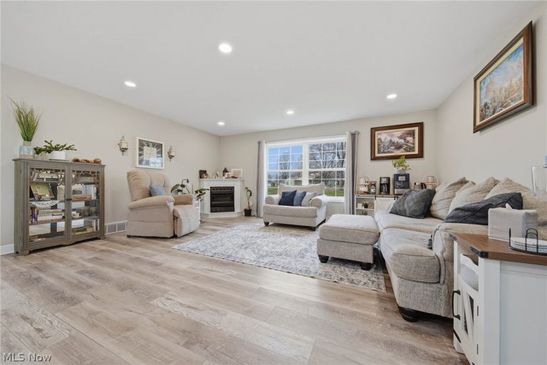 6101 Skylark Street, Canton, OH - Photo 8