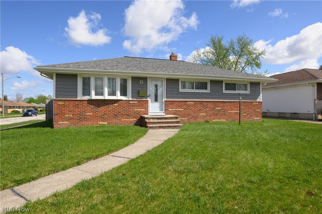 9596 Reichert Road, Parma, OH