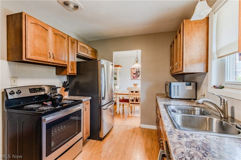 3605 Glenbar Drive, Fairview Park, OH - Photo 6