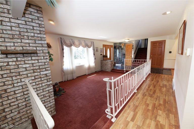 268 Kingsview Drive, Weirton, WV - Photo 6