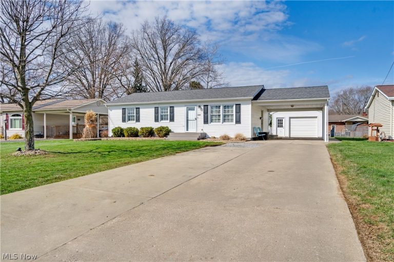 5362 Willow Crest Avenue, Austintown, OH - Photo 2