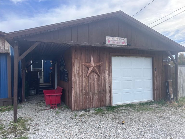 55 Thorn Street, Parkersburg, WV - Photo 2