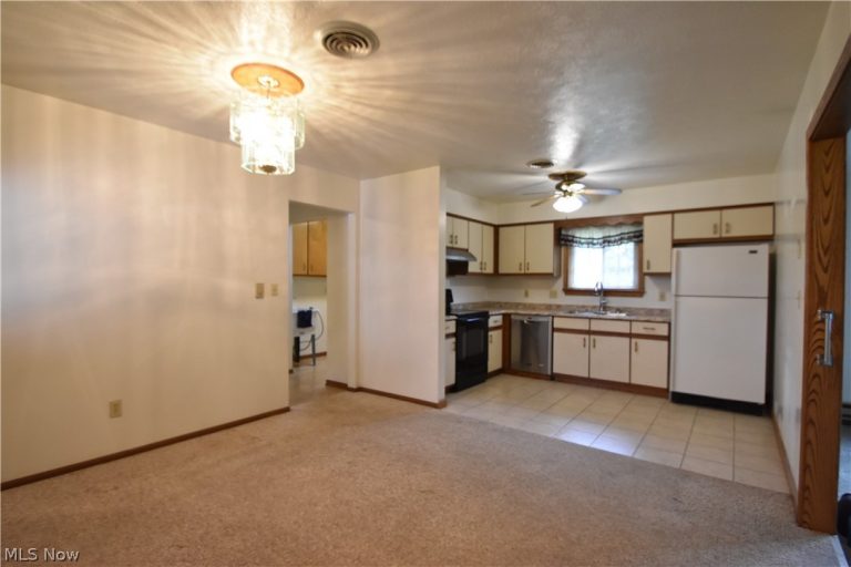 7568 Huntington Drive, Boardman, OH - Photo 5