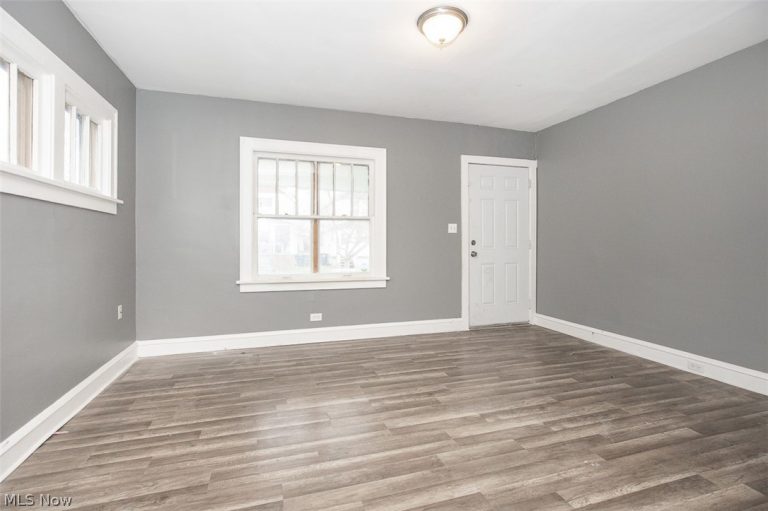 7915 Vineyard Avenue, Cleveland, OH - Photo 2