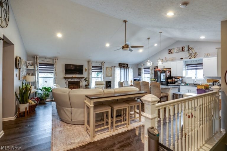 2904 Pepper Hill Circle, Akron, OH - Photo 4