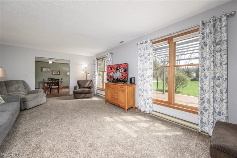 8873 Cooley Road, Ravenna, OH - Photo 6