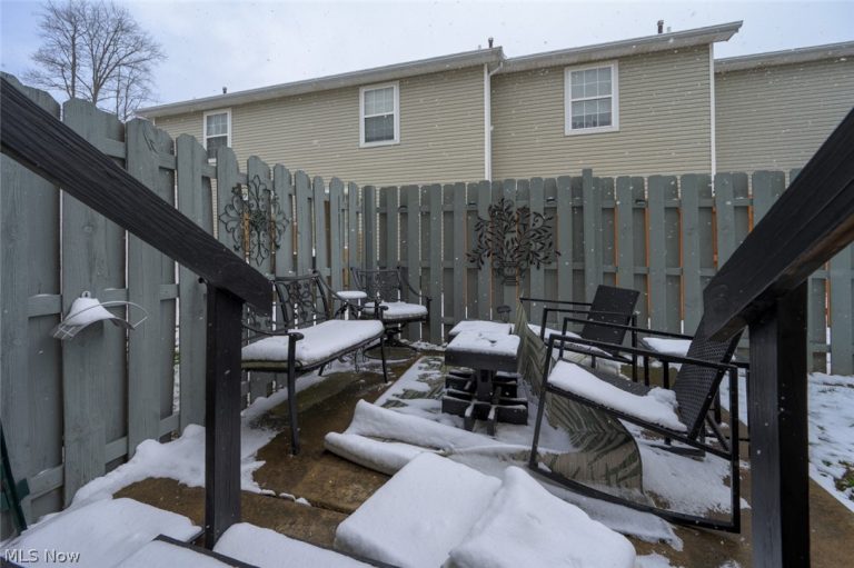 3204 Deer Trail #D, Cortland, OH - Photo 4