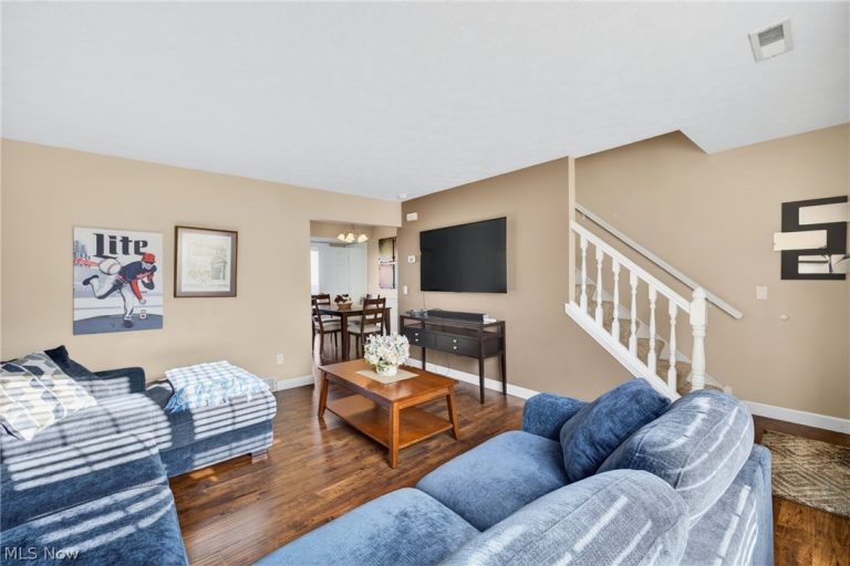 3400 Newport Cove #B-20, Willoughby, OH - Photo 5