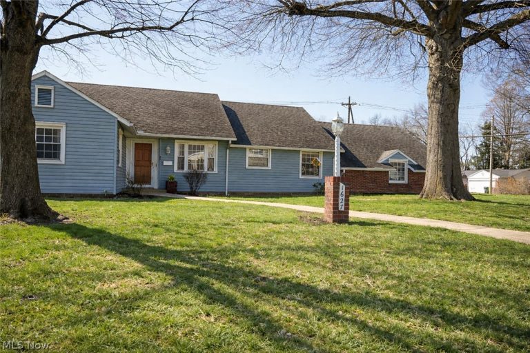 1627 Bayberry Lane, Coshocton, OH - Photo 3