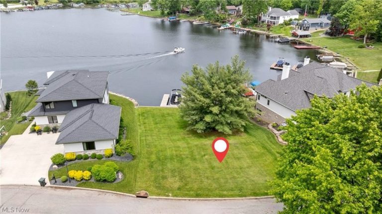 Bayview Terrace, Akron, OH - Photo 2